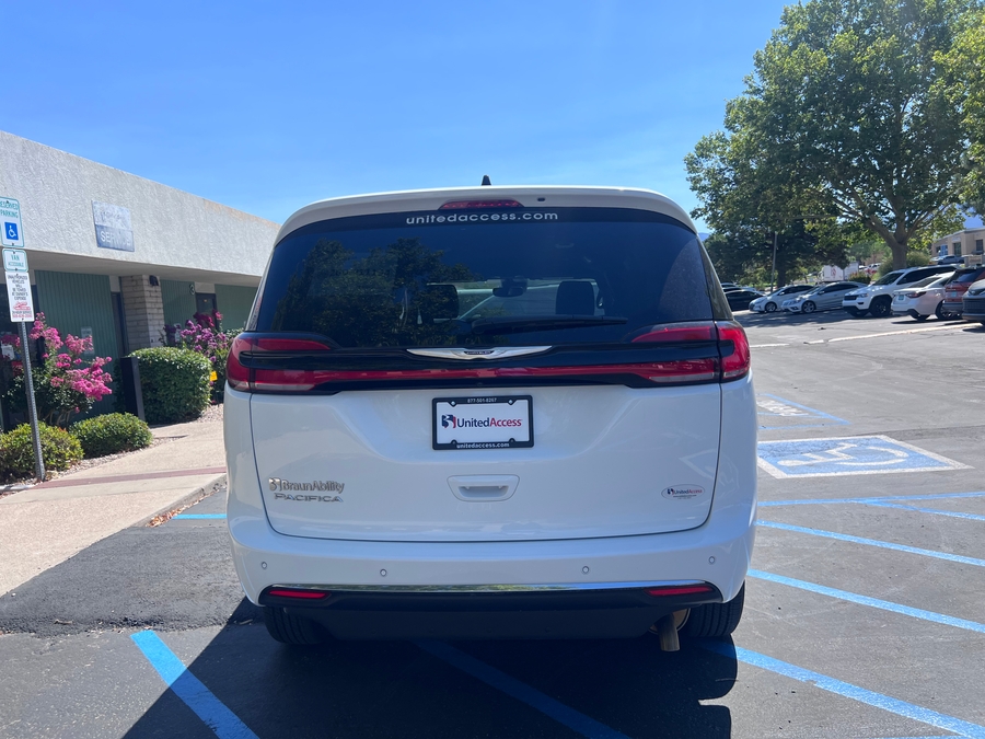 Used 2025 Chrysler Pacifica Select Safety - BraunAbility Side Entry Fold Out Automatic Ramp