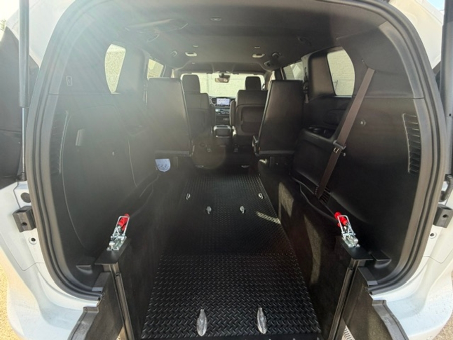 2026 Chrysler Voyager LX - Photo 9