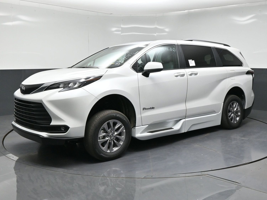 2026 Toyota Sienna XLE - Photo 15