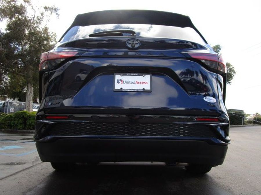 New 2025 Toyota Sienna Hybrid XSE Sport - BraunAbility Side Entry Entry Fold Out Automatic Ramp