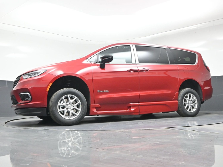 Red Chrysler Pacifica image number 16
