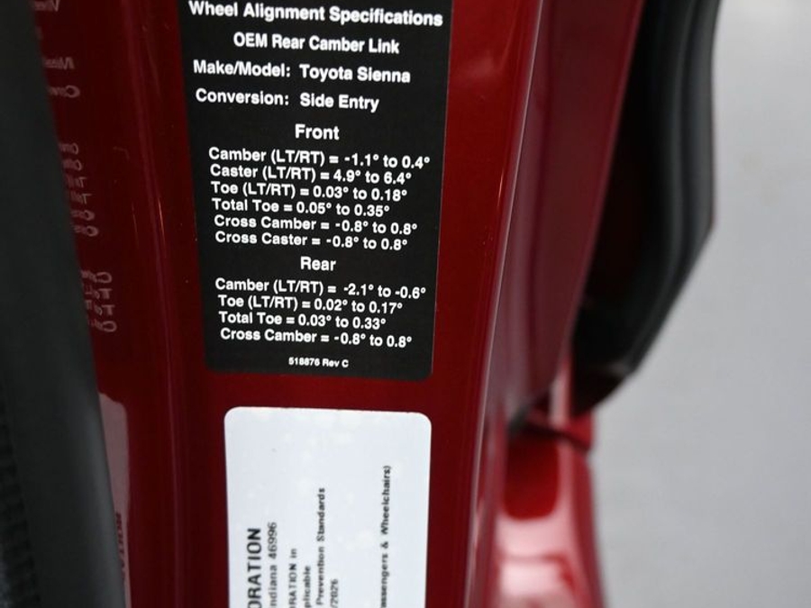 New 2026 Toyota Sienna Hybrid XLE Base - BraunAbility Side Entry In Floor Automatic Ramp