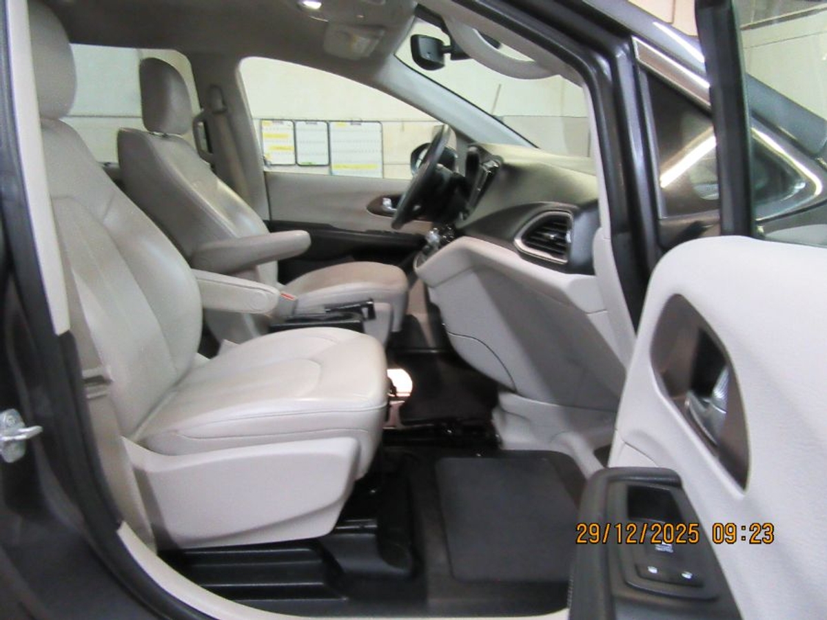 2021 CHRYSLER VOYAGER - Image 18