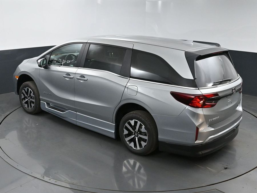 New 2025 Honda Odyssey EX-L - BraunAbility Side Entry Entry In Floor Automatic Ramp