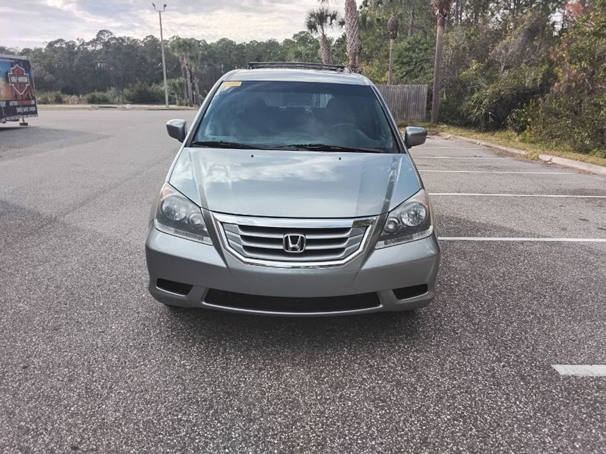 Blue Honda Odyssey image number 14