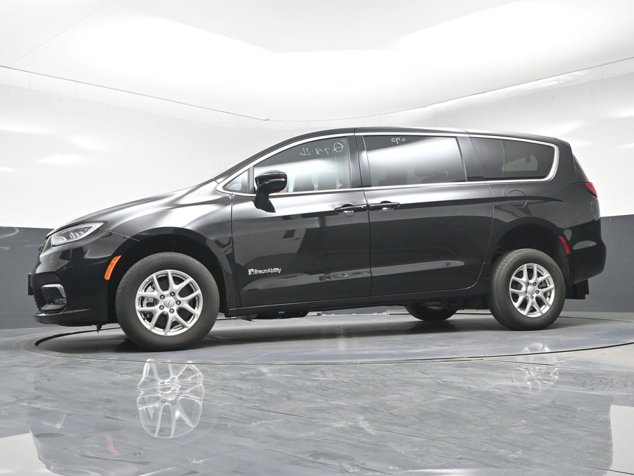 Used 2025 Chrysler Pacifica Select - BraunAbility Rear Entry Fold Out Manual Ramp