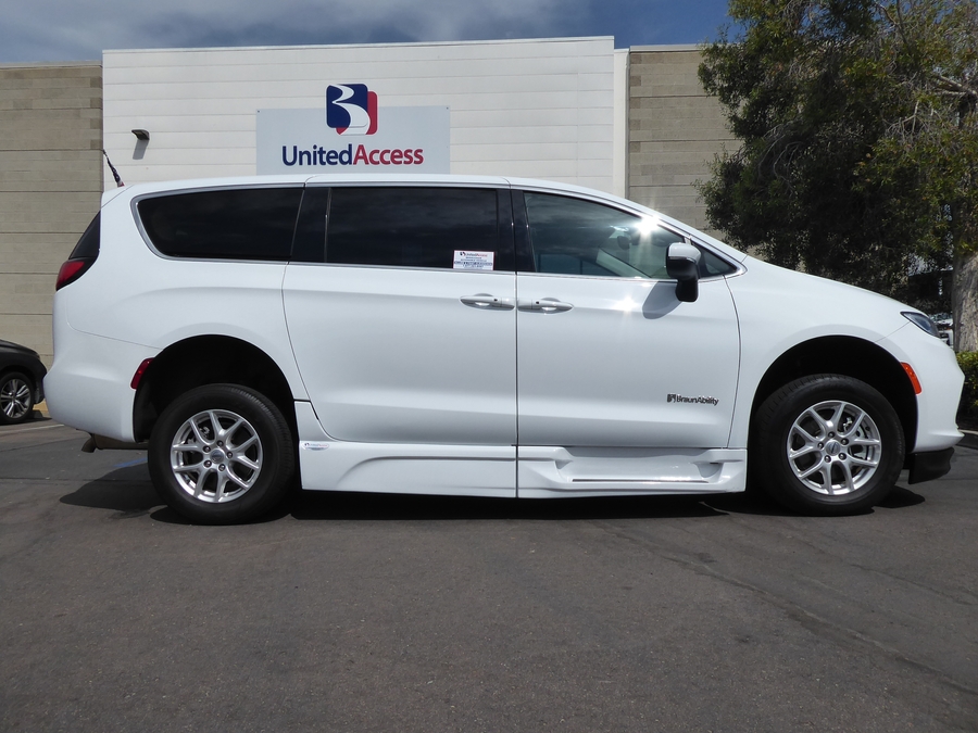 Used 2023 Chrysler Pacifica Touring L - BraunAbility Side Entry Fold Out Automatic Ramp