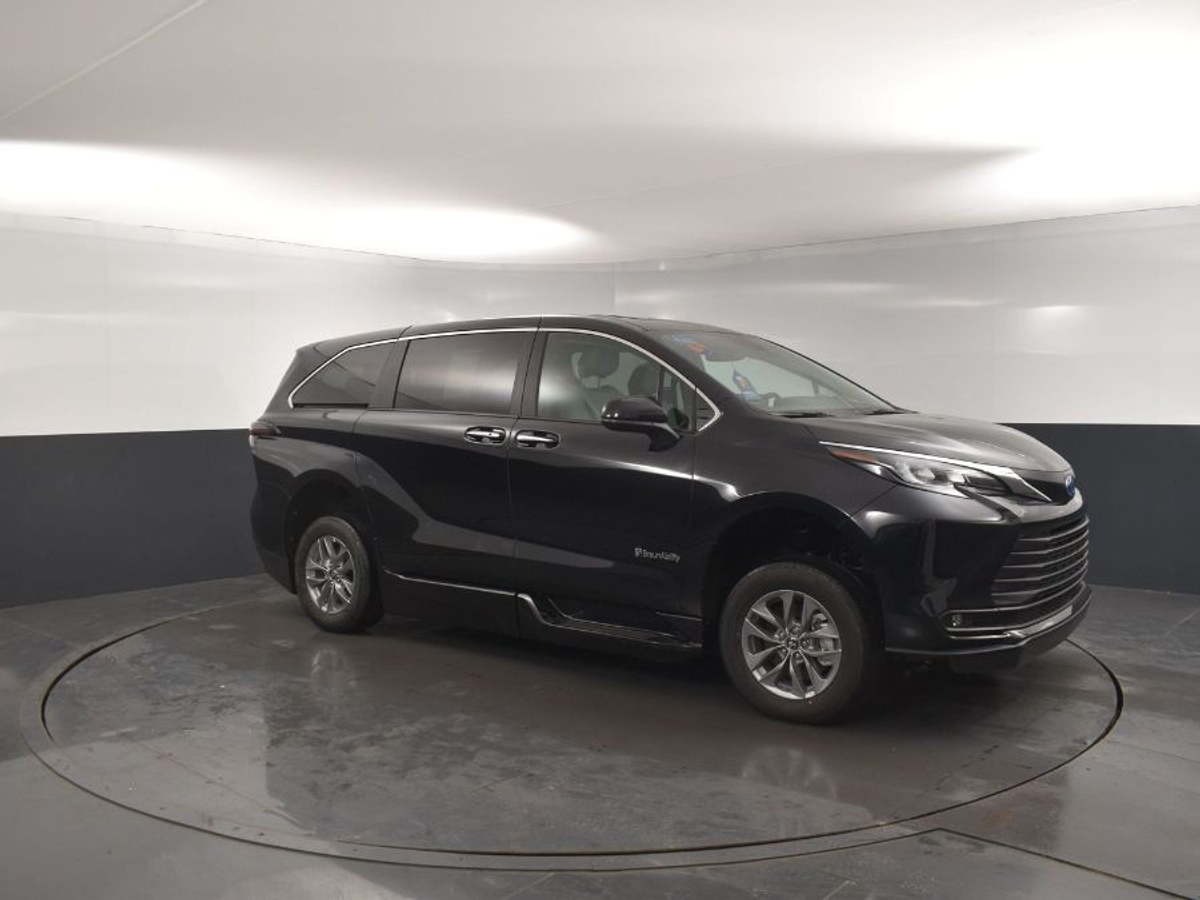 2025 TOYOTA SIENNA - Image 18