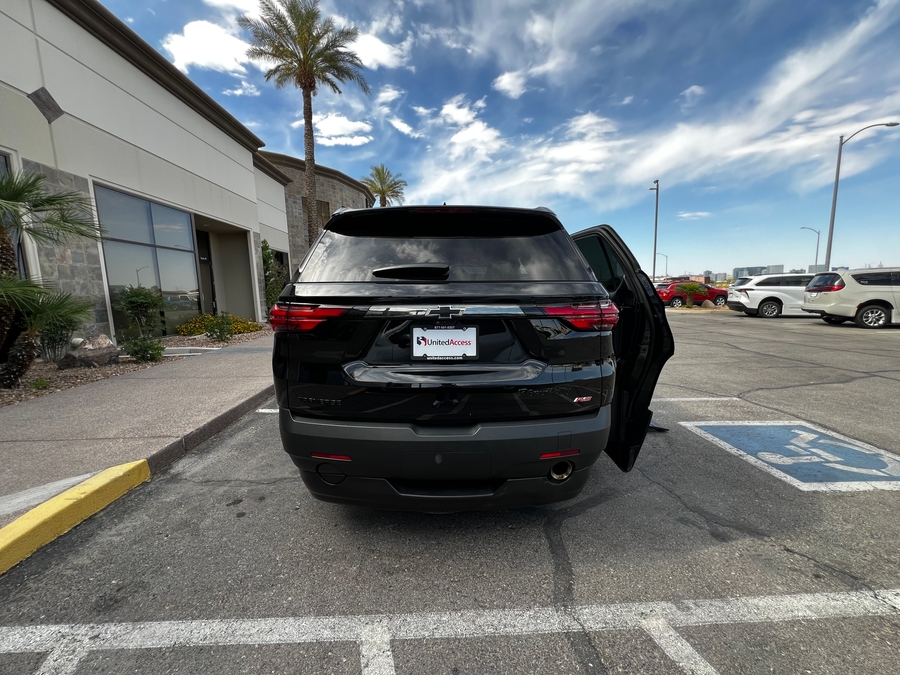 Used 2023 Chevrolet Traverse 2LT - BraunAbility Side Entry Entry In Floor Automatic Ramp