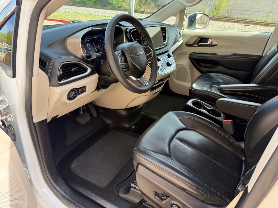 Used 2023 Chrysler Pacifica Touring L Safety - BraunAbility Side Entry Entry Fold Out Automatic Ramp