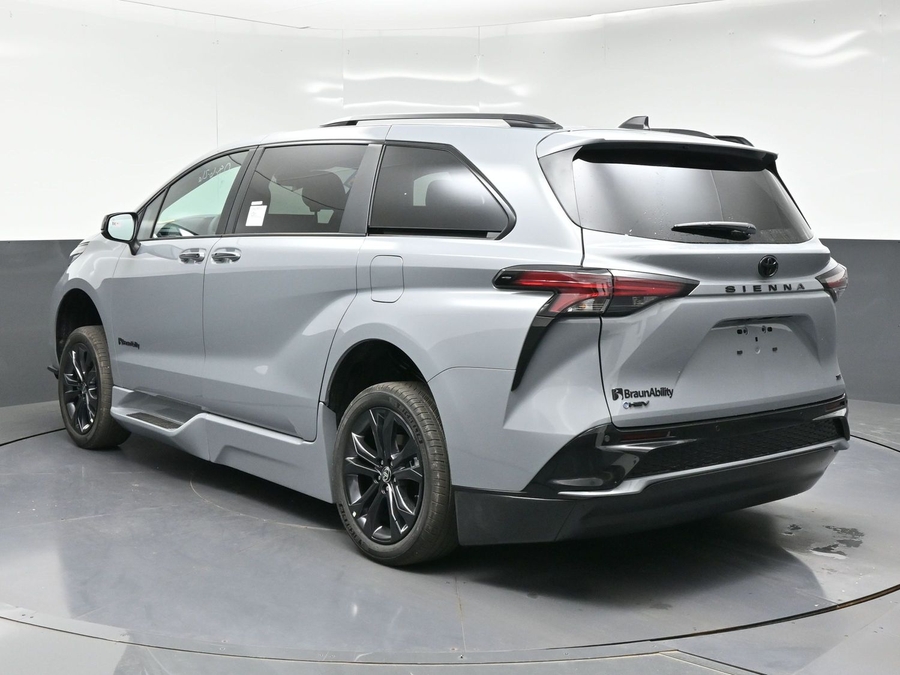 New 2026 Toyota Sienna Hybrid XSE Sport - BraunAbility Side Entry In Floor Automatic Ramp