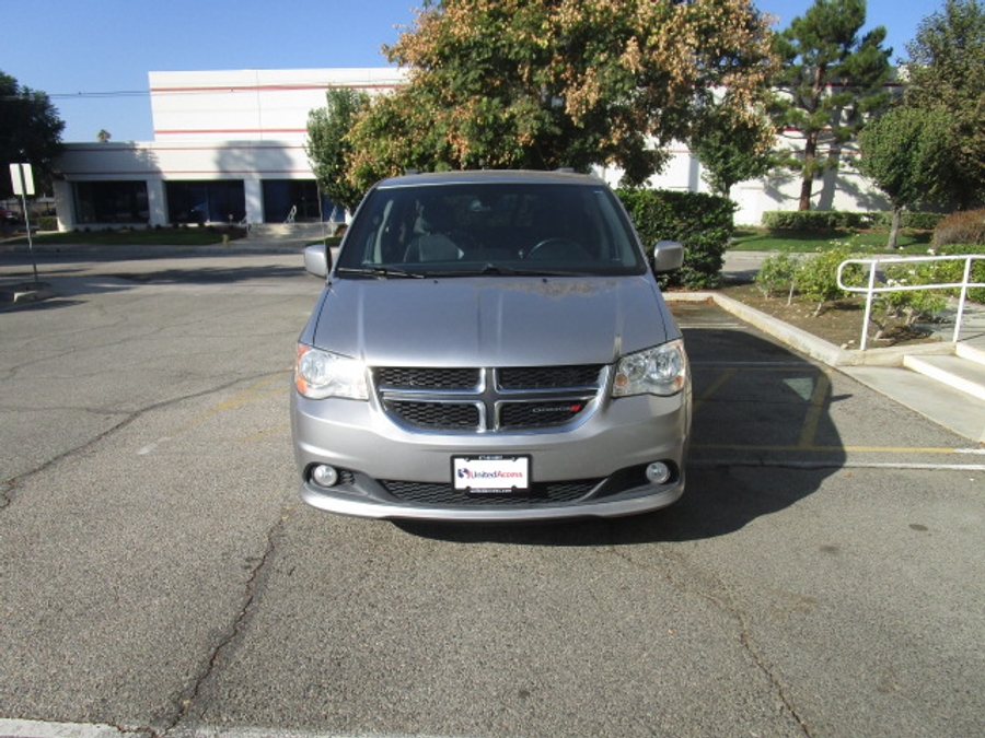 Used 2019 Dodge Grand Caravan SXT - VMI Side Entry Entry Fold Out Automatic Ramp
