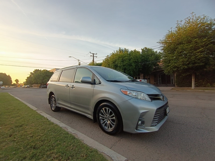 Used 2020 Toyota Sienna XLE  not CA Carb compliant -  Rear Entry Entry Fold Out Manual Ramp