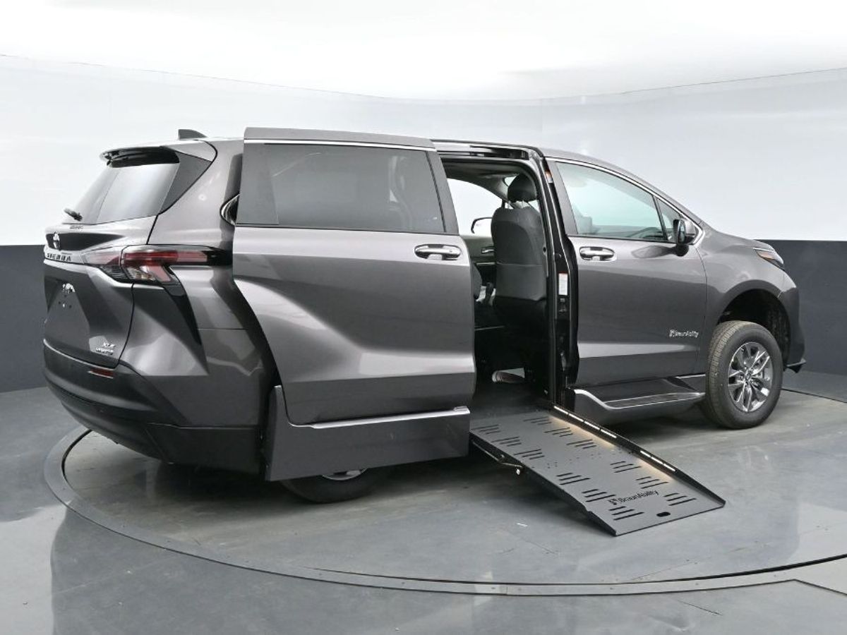 2024 TOYOTA SIENNA - Image 19