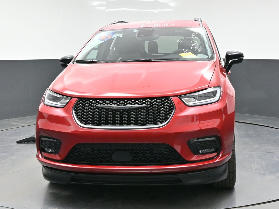 Red Chrysler Pacifica image number 1
