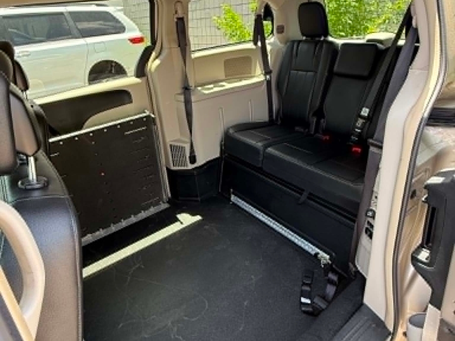 Used 2015 Chrysler Town and Country Touring - AMS Side Entry Entry Fold Out Automatic Ramp