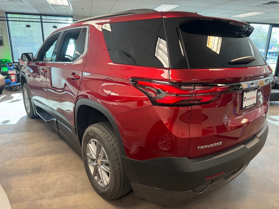 Used 2022 Chevrolet Traverse 1LT - BraunAbility Side Entry Entry In Floor Automatic Ramp