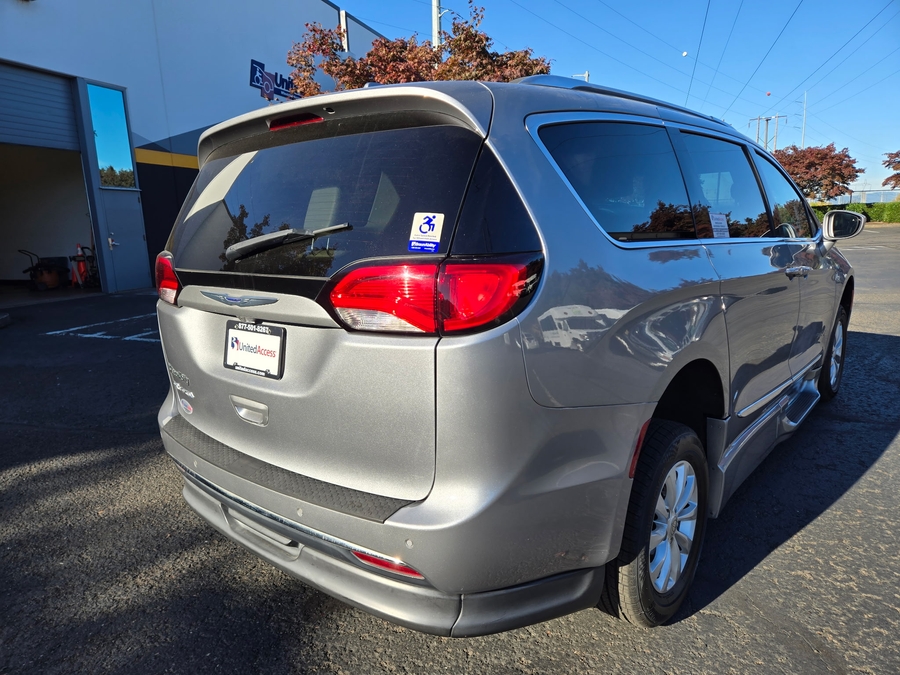 Used 2019 Chrysler Pacifica Touring L - BraunAbility Side Entry Fold Out Automatic Ramp