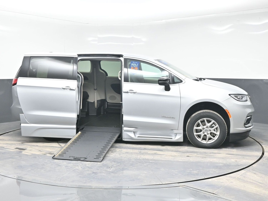 Used 2024 Chrysler Pacifica Touring L - BraunAbility Side Entry Entry In Floor Automatic Ramp
