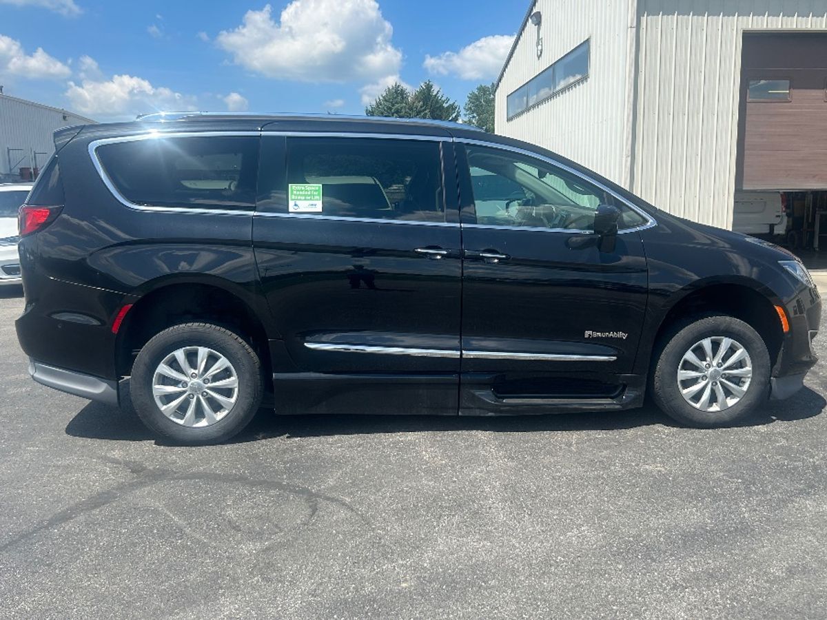 2018 CHRYSLER PACIFICA - Image 7