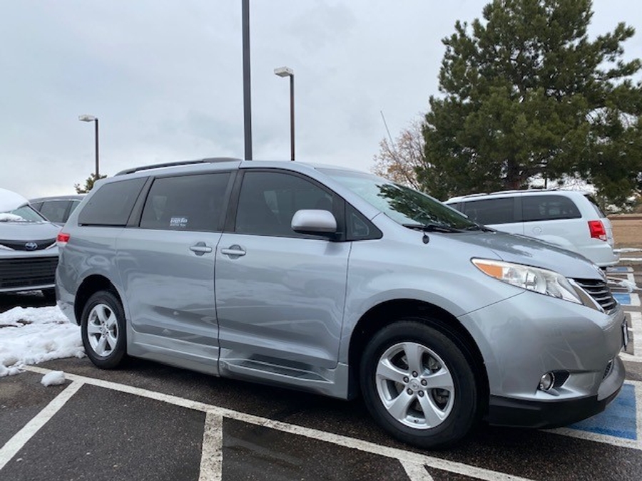 Used 2013 Toyota Sienna LE - BraunAbility Side Entry Entry In Floor Automatic Ramp