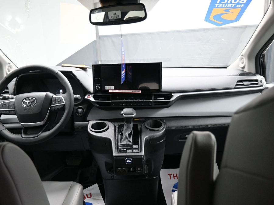 Black Toyota Sienna image number 12