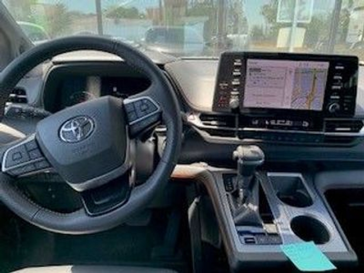 Image of Used 2022 Toyota Sienna XSE 7-Passenger