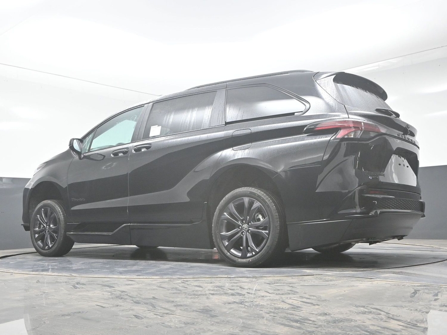 New 2025 Toyota Sienna Hybrid XSE Sport - BraunAbility Side Entry Entry Fold Out Automatic Ramp
