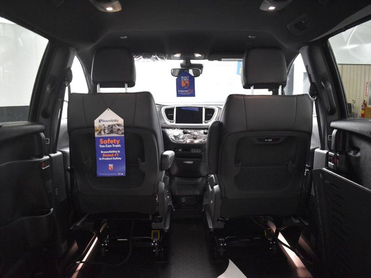 2025 CHRYSLER PACIFICA - Image 15