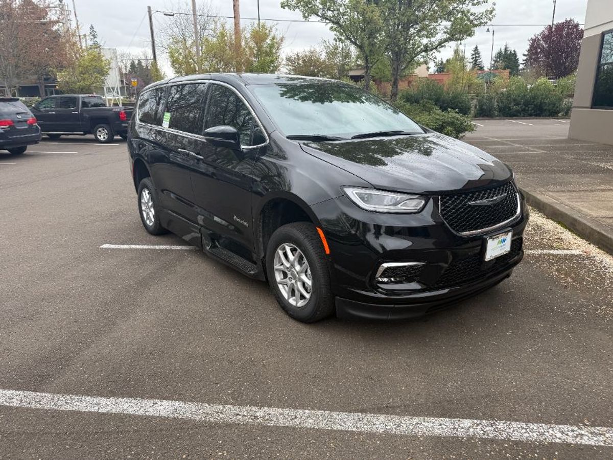 Número de imagen Chrysler Pacifica negro 6