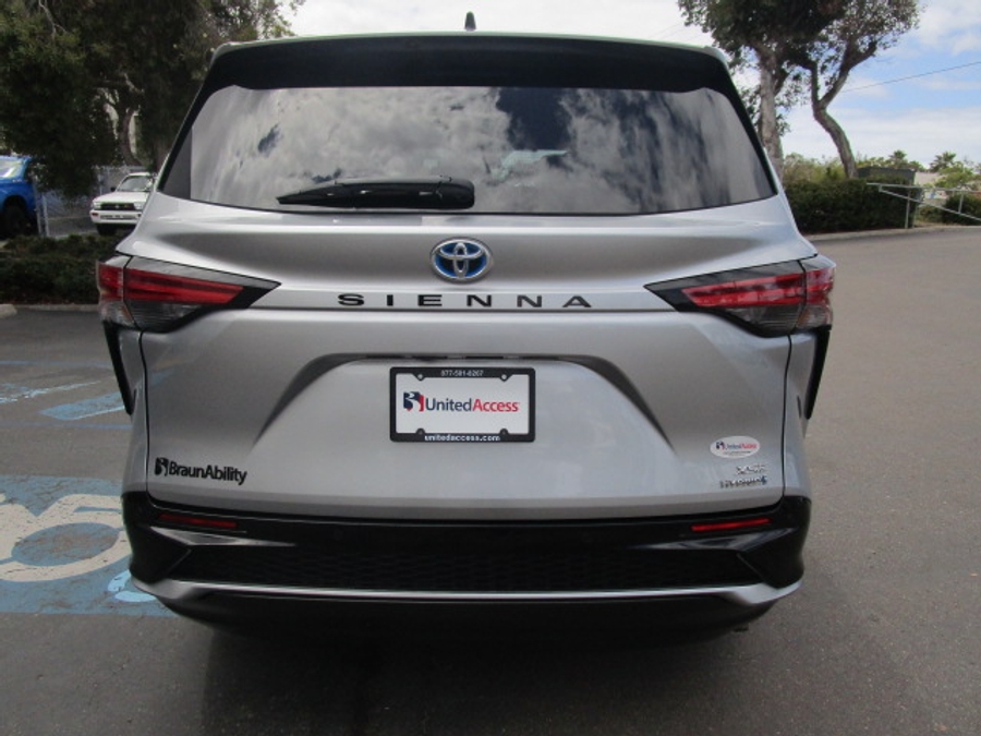 Used 2023 Toyota Sienna Hybrid XSE Sport - BraunAbility Side Entry Entry Fold Out Automatic Ramp