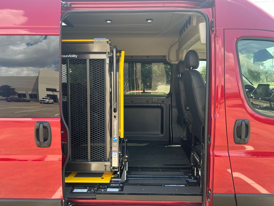 New 2024 Ram ProMaster SLT 2500 - Fenton Mobility Side Entry Entry Lift Automatic Ramp