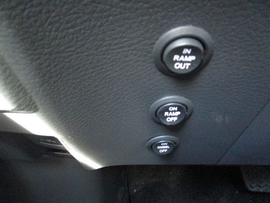 New 2025 Toyota Sienna Hybrid XSE Sport - VMI Side Entry Entry In Floor Automatic Ramp