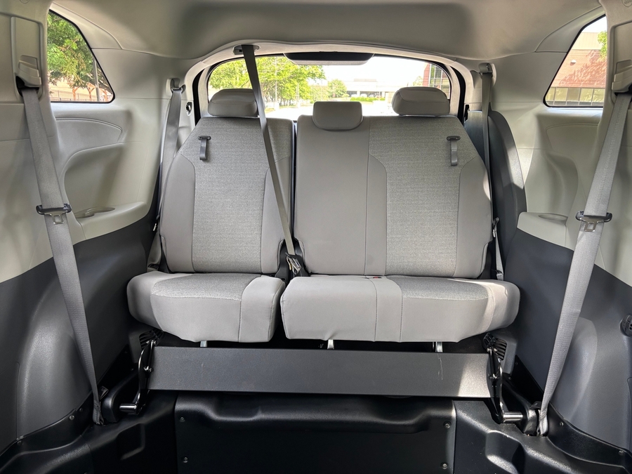Used 2024 Toyota Sienna Hybrid LE - BraunAbility Side Entry Entry Fold Out Automatic Ramp