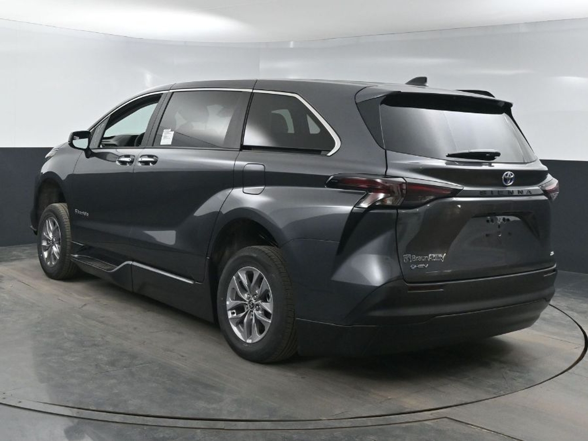 2025 TOYOTA SIENNA - Image 5