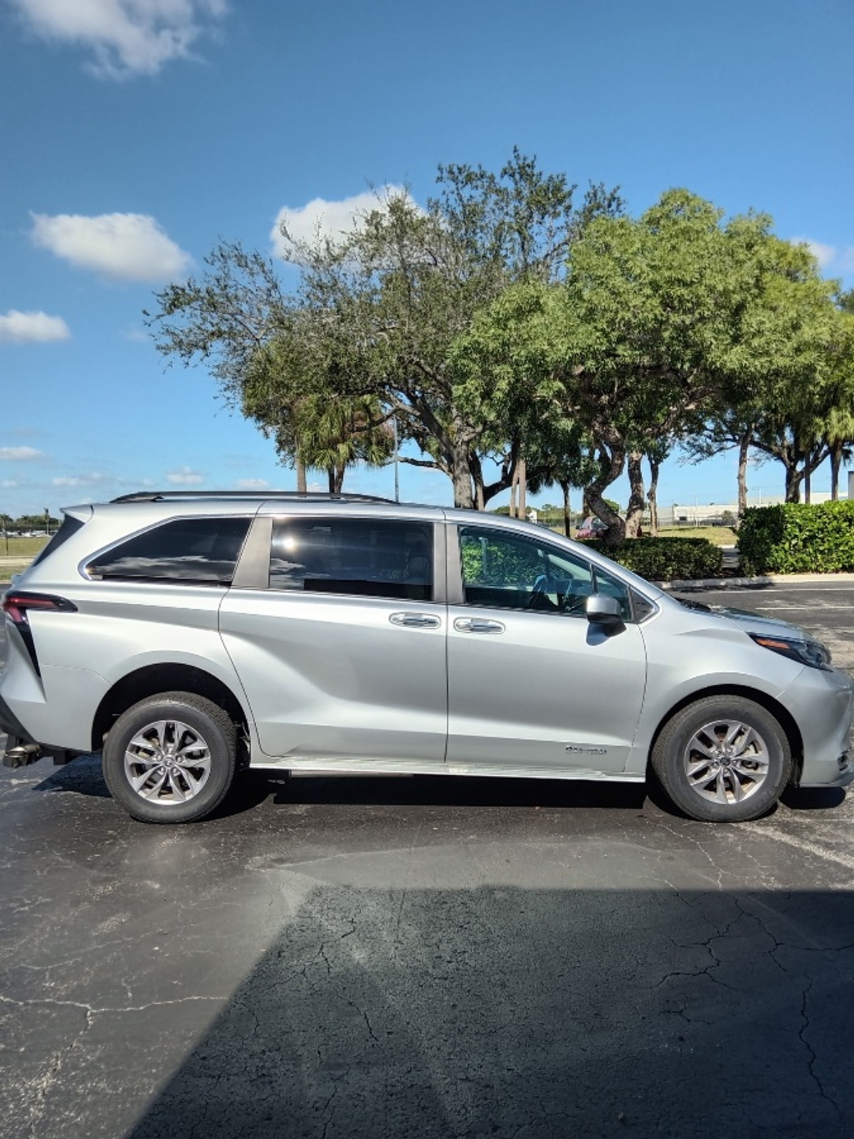 2024 TOYOTA SIENNA - Image 12