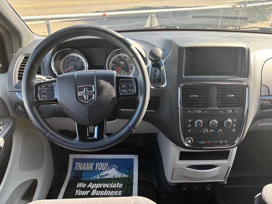 Used 2014 Dodge Grand Caravan SE 30th Anniversary - BraunAbility Side Entry Fold Out Automatic Ramp