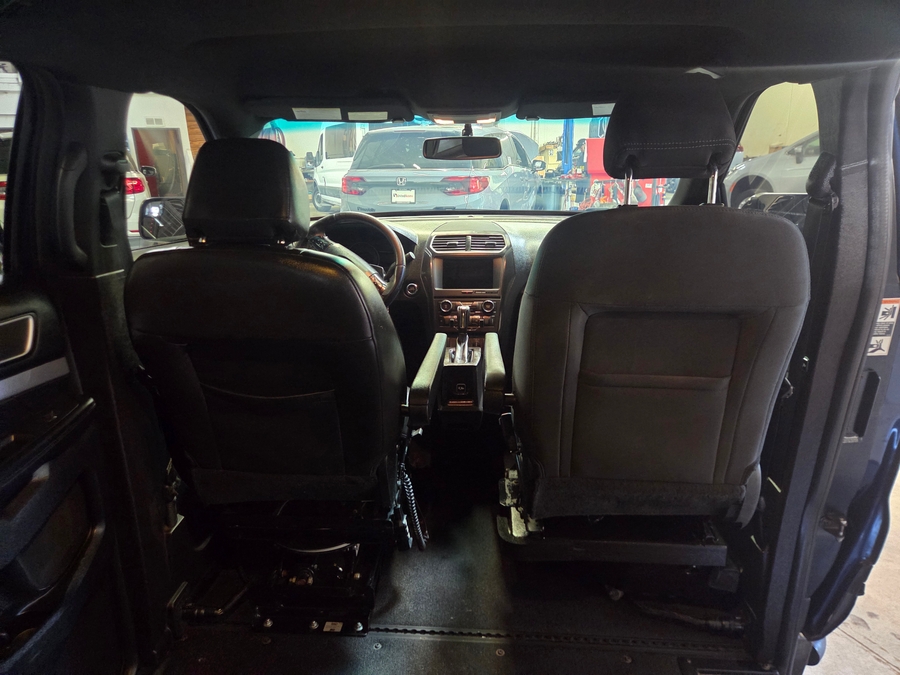 Used 2017 Ford Explorer XLT - BraunAbility Side Entry In Floor Automatic Ramp