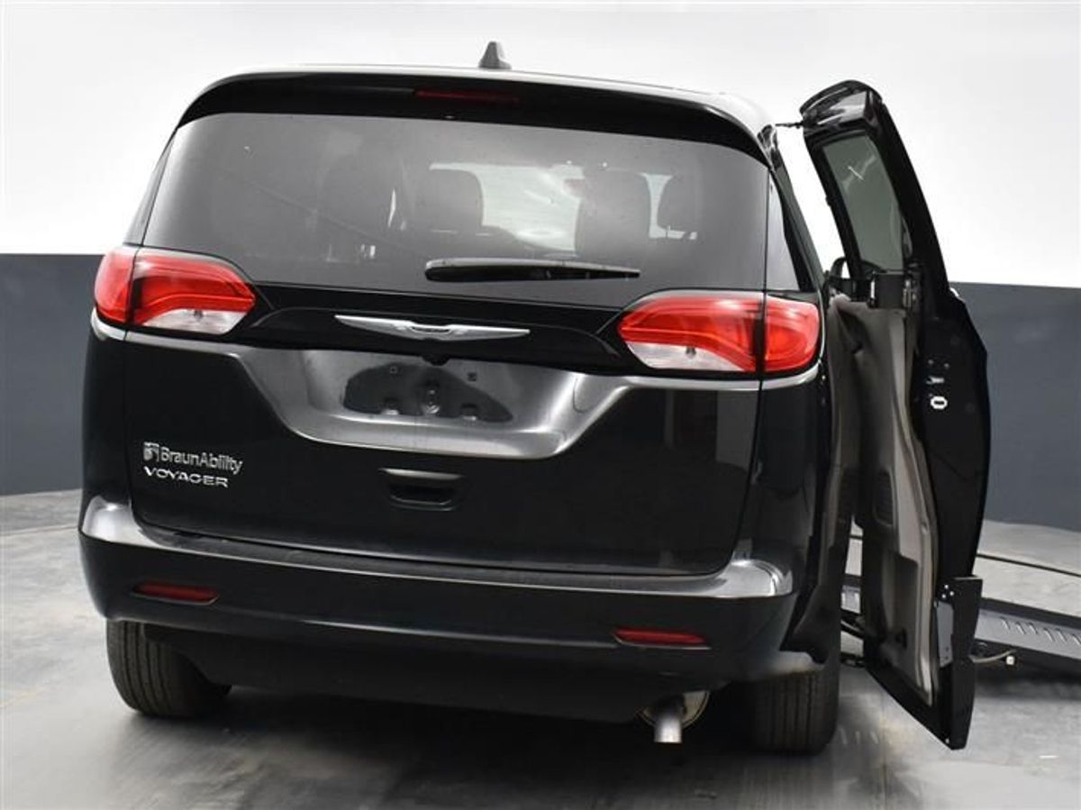 2023 CHRYSLER VOYAGER - Image 11