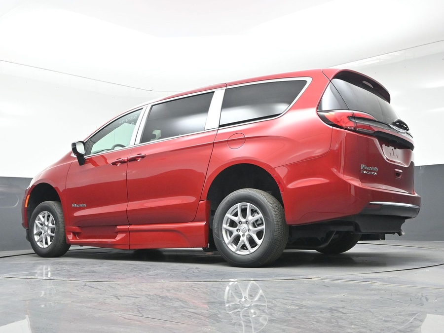 Red Chrysler Pacifica image number 24