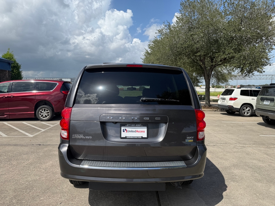Used 2017 Dodge Grand Caravan  -    Ramp