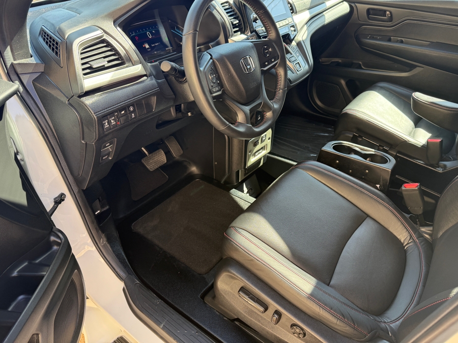 Used 2024 Honda Odyssey Sport - BraunAbility Side Entry Entry In Floor Automatic Ramp