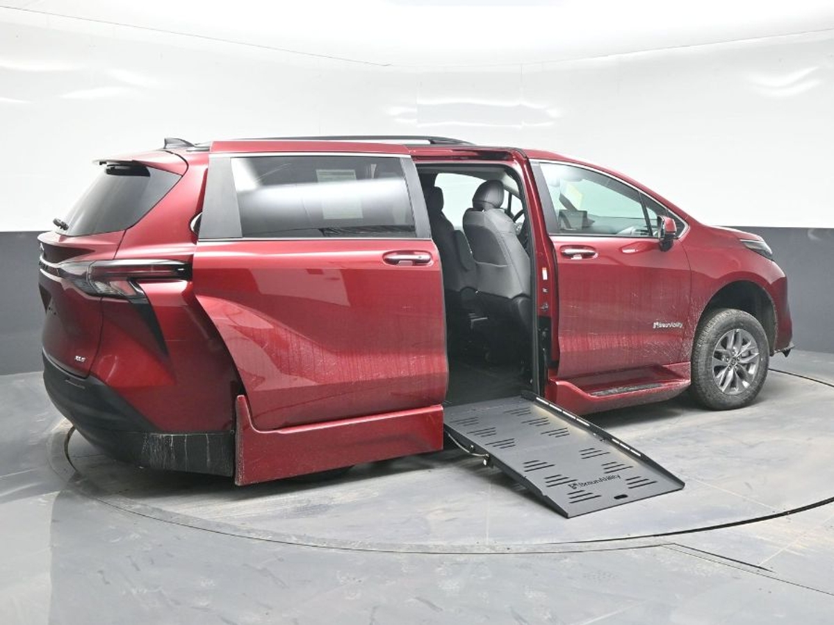 2025 TOYOTA SIENNA - Image 7