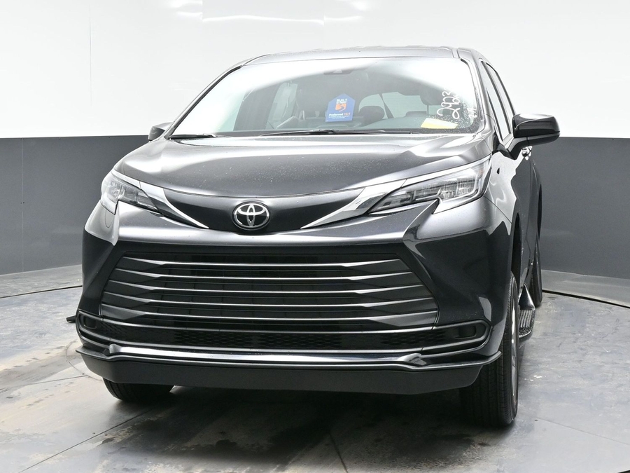 Black Toyota Sienna image number 1