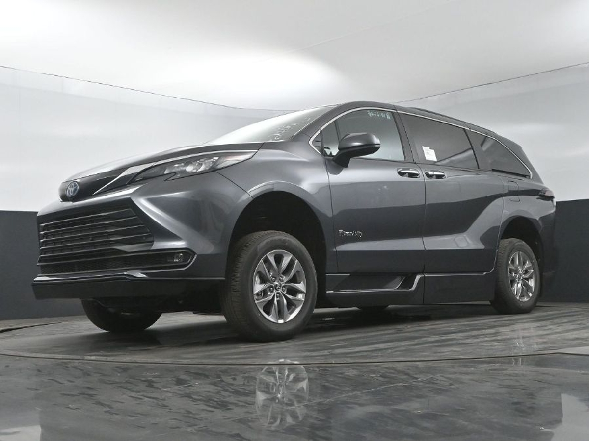 2025 TOYOTA SIENNA - Image 20