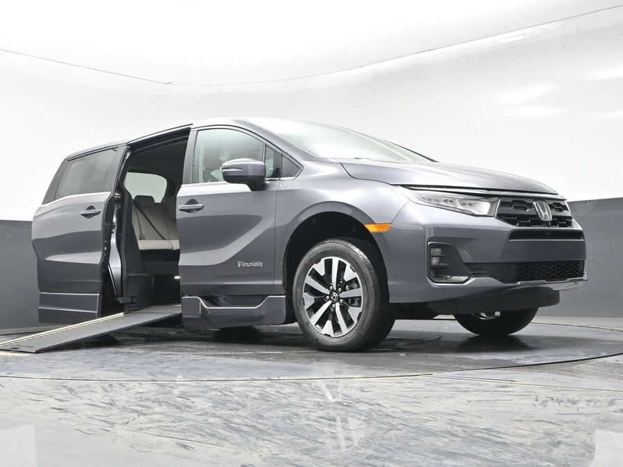 Grey Honda Odyssey image number 15