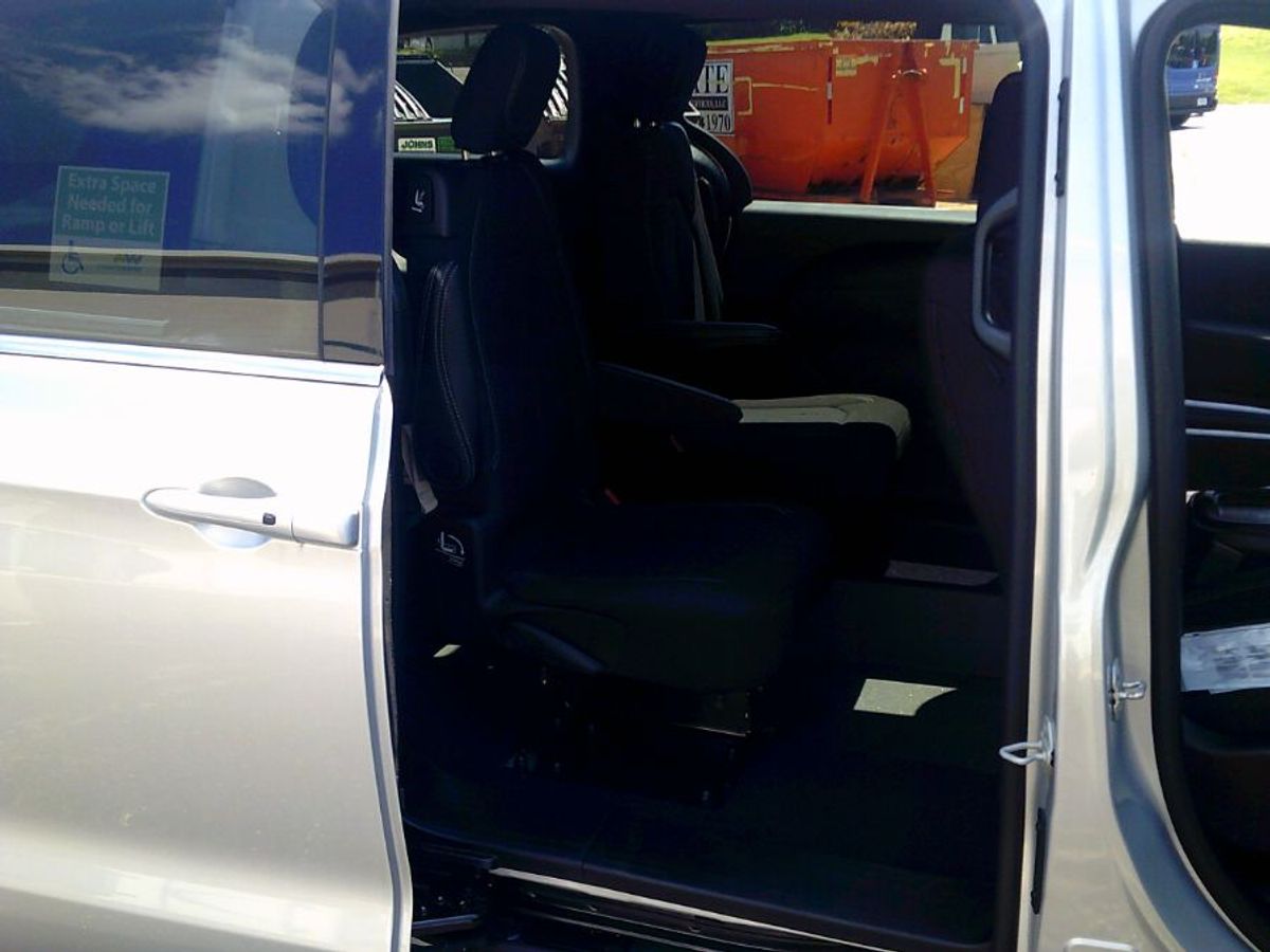 2024 CHRYSLER PACIFICA - Image 16