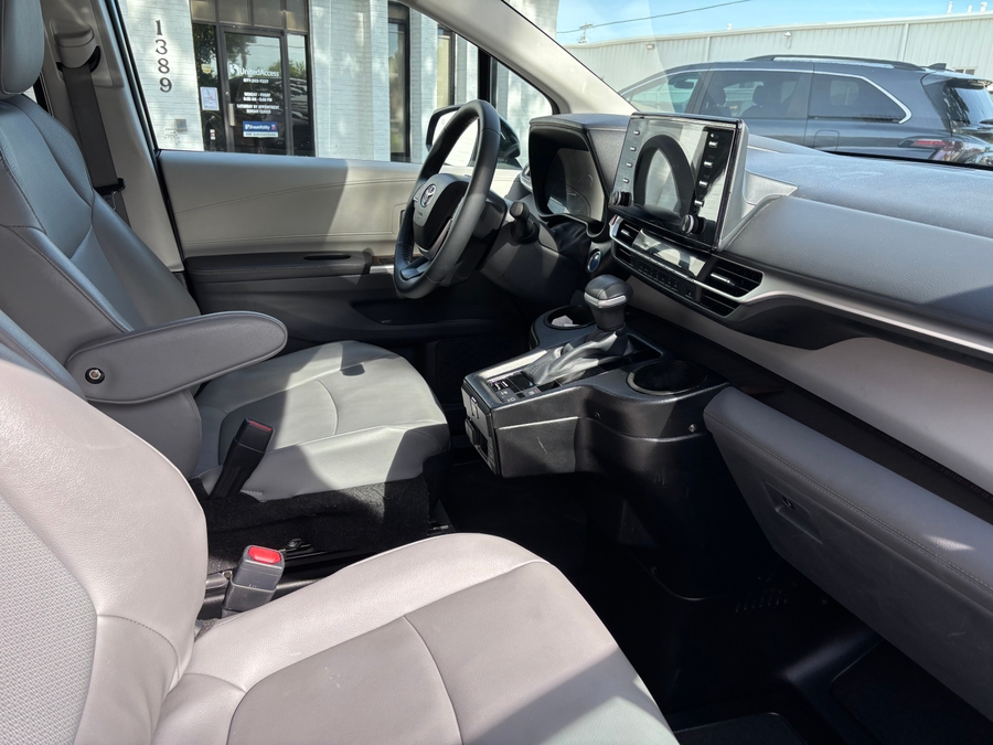 Used 2022 Toyota Sienna XLE - BraunAbility Side Entry Fold Out Automatic Ramp