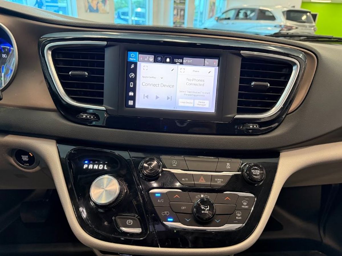 2023 CHRYSLER VOYAGER - Image 16