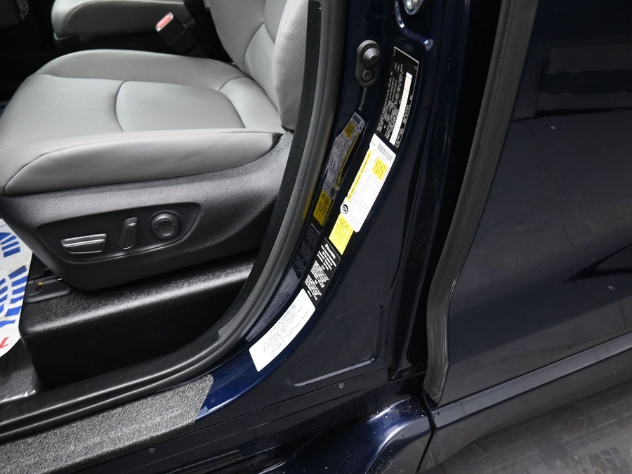 New 2026 Toyota Sienna Hybrid XLE Add - BraunAbility Side Entry Entry In Floor Automatic Ramp